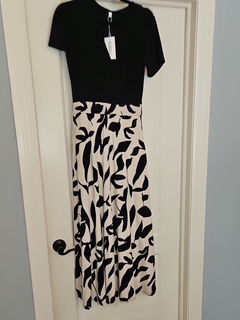 Black & White Leaf-Print Maxi Dress with Solid Bodice
